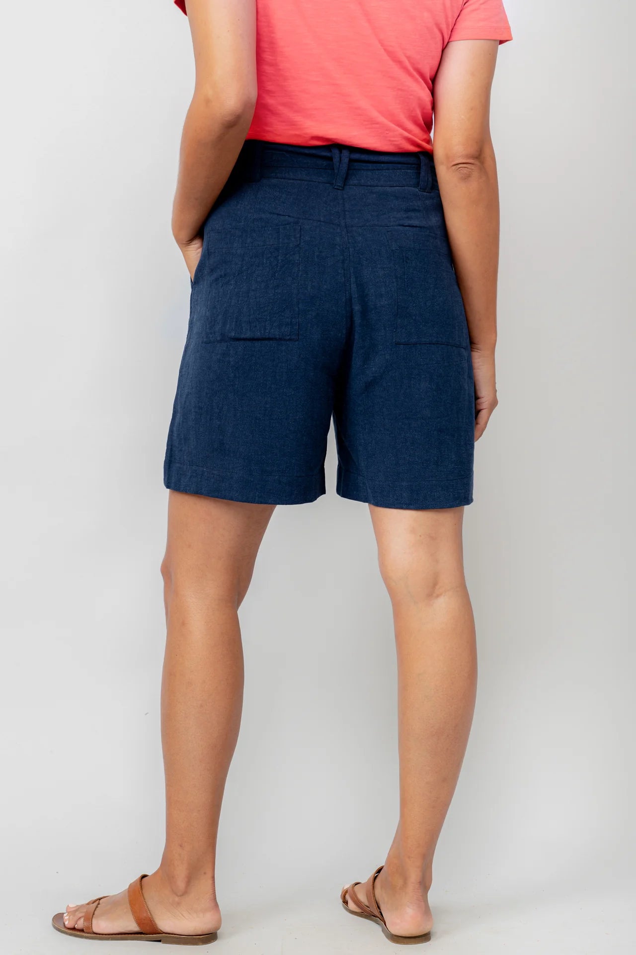 Naomi short plain linen
