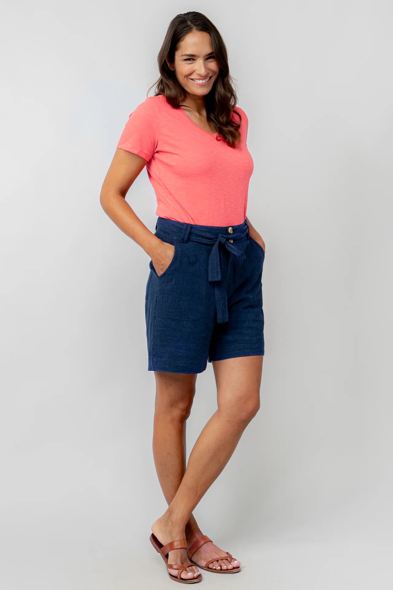 Naomi short plain linen